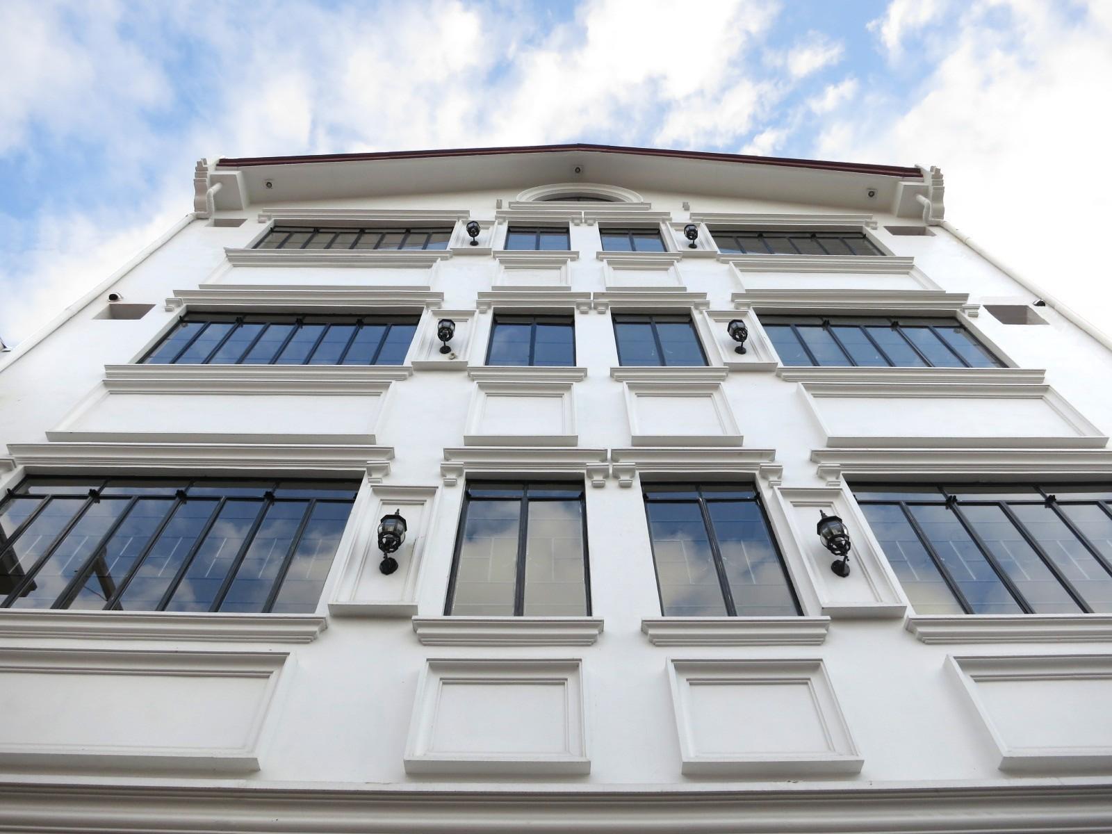 Makati Riverside Inn Makati City Exterior photo